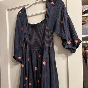 Very cute maxi dress.